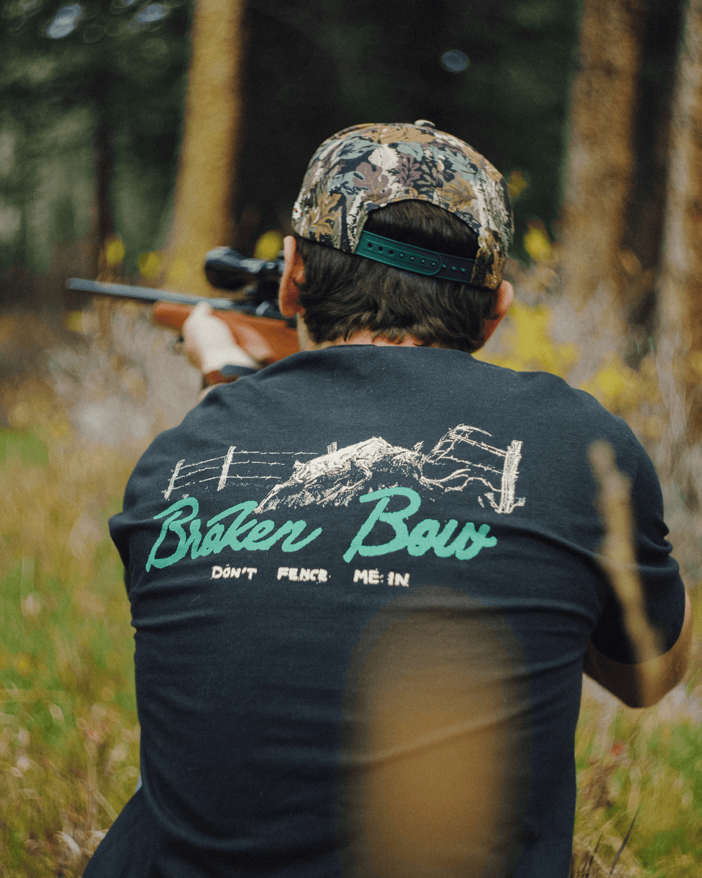 Don't Fence Me In Tee - Broken Bow Country - T-Shirt