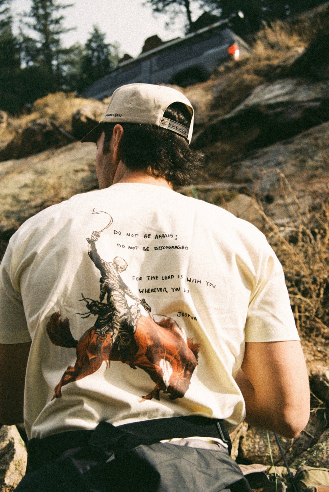 Joshua 1:9 - Broken Bow Country - T-Shirt