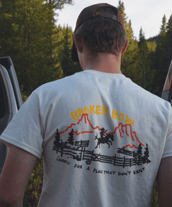 Looking for a Place That Doesn't Exist - Broken Bow Country - T-Shirt