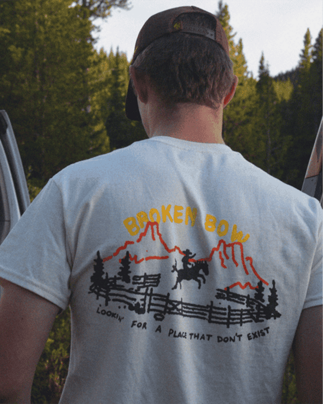 Looking for a Place That Doesn't Exist - Broken Bow Country - T-Shirt