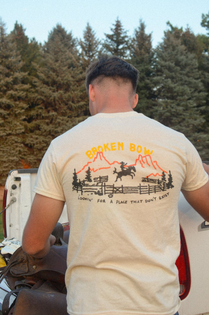 Looking for a Place That Doesn't Exist - Broken Bow Country - T-Shirt